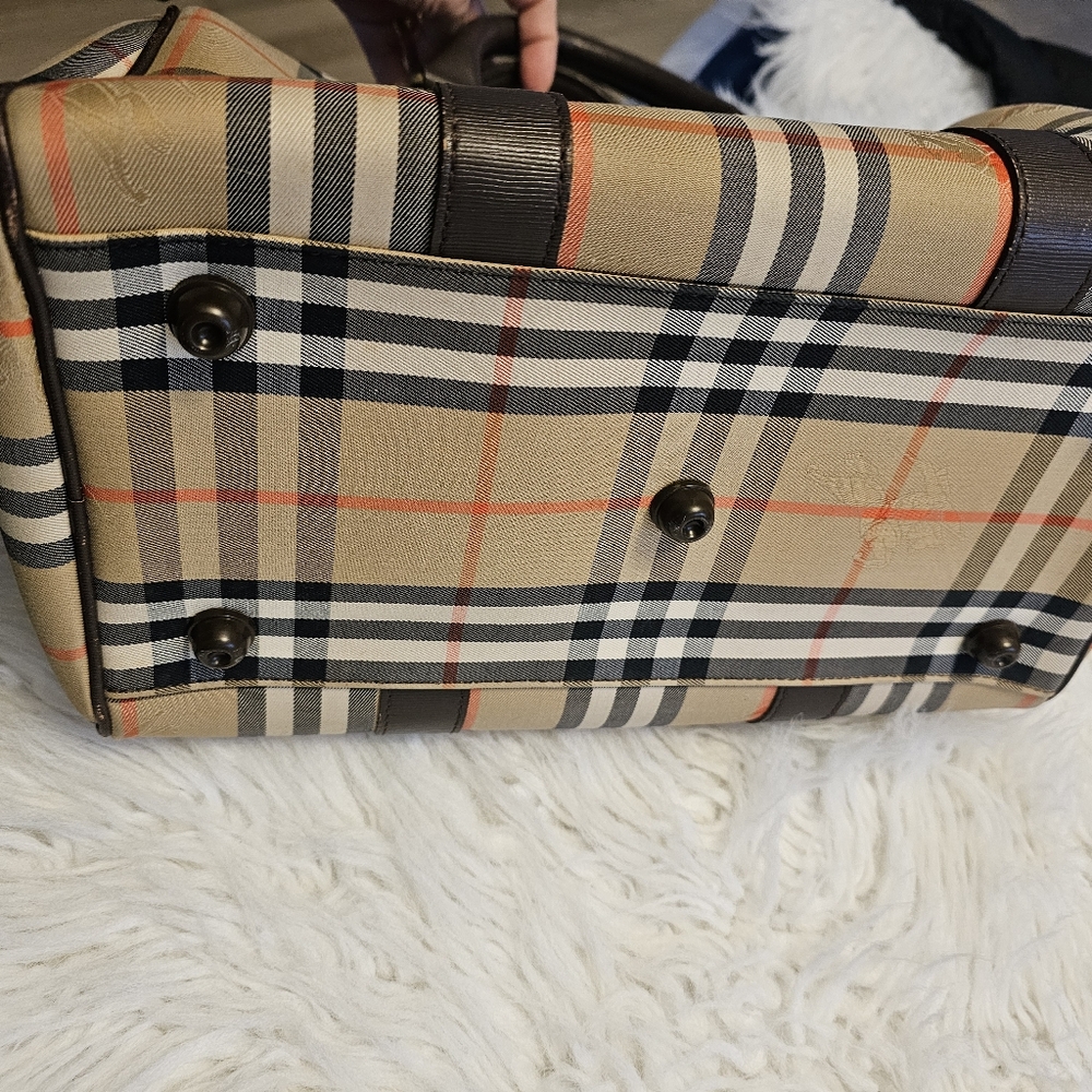 Burberry Tan and Black Checkered Bag - Picture 3 of 9